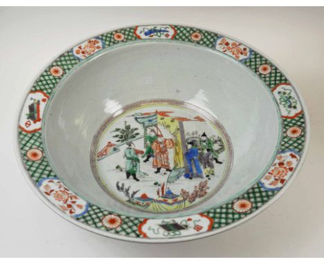 LARGE CHINESE BASIN, 18th/19th century, Famille Verte decoration, 47cm Diam x 18cm H.