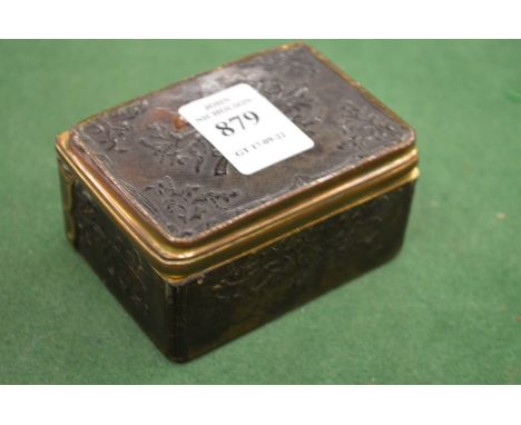 An early snuff box with moulded decoration.