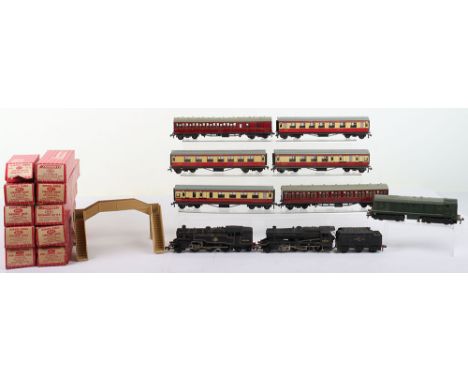 Hornby Dublo locomotives and coaches, boxed 4070 WR Restaurant car, 4050 and 2x4051 WR corridor coaches, 4060 and 4061 WR ope