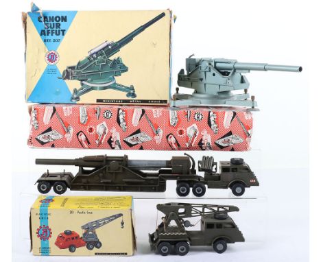 France Jouets Military Boxed 207 Automatic Canon, light metallic green body, in very good original condition, missing missile