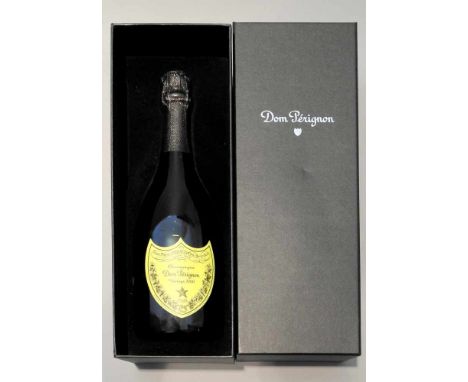   Dom Perignon Vintage  Dom Perignon Vintage   Champagne Cuvée, Moët Chandon, Jahrgang 2000, Inhalt 750 ml. In originaler Sch