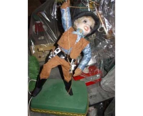 Cowboy Roping Electrified window display automaton with 5 movements in good working condition (FR) Dimensions: 0,70 x 0,35 x 