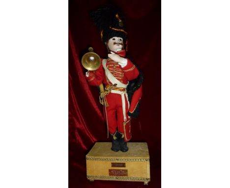 Hussar of the 7th regiment Hussar, it welcomes and raises his instrument and real music. Created by: Automata Giburs Swiss ma