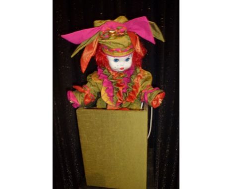 Clown in box Clown out of a box Electrified window display automaton with 1 movements in good working condition (FR) Dimensio
