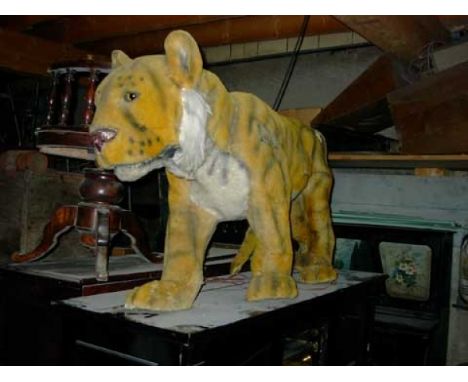 Tiger Roullet-Descamps Old tiger automaton by Roullet-Descamps. 3 electric movements in good working condition. Paris ca. 190