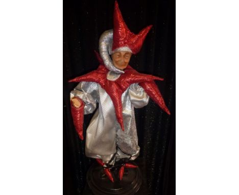 Jester of the king Le Fou du Roi (or fool). Electrified window display automaton with 2 movements in good working condition (