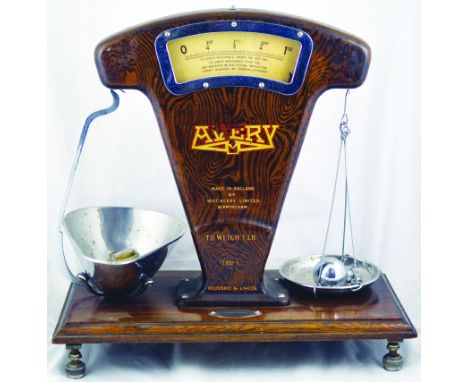 AVERY SHOP COUNTER SCALES. 18ins tall, 18ins wide at wooden base. AVERY/ MADE IN ENGLAND BY W & T AVERY LIMITED BIRMINGHAM/ T