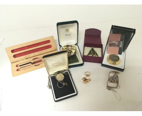 A 9ct gold gents signet ring a Harrods Silver adult cellar silver and enamel jewellery and other oddments. (a lot)