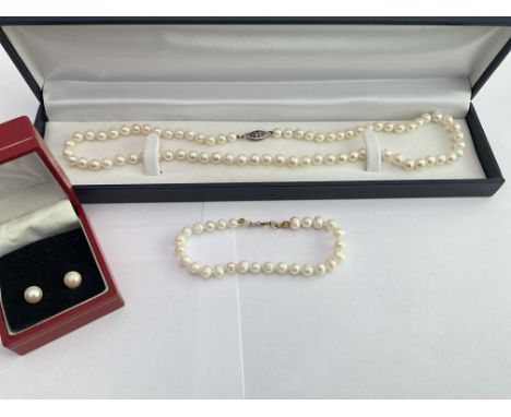 9CT cult Pearl earring studs/9CT cult Pearl bracelet, lovely silver clasp cult Pearl necklace