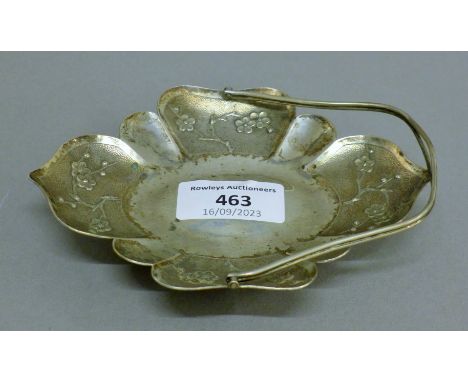 A small Chinese silver basket. 14 cm long. 91.3 grammes.