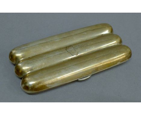 A silver triple cigar case. 11.5 cm long. 86.7 grammes.