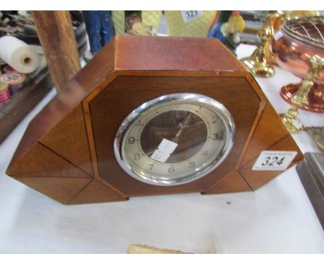 A mantel clock