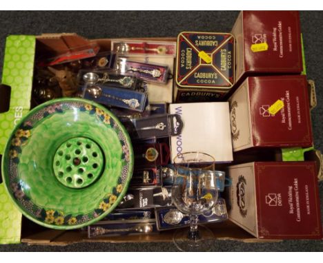 A good mixed lot to include a commemorative plate celebrating the wedding of Princess Anne to Captain Mark Phillips, a Maling
