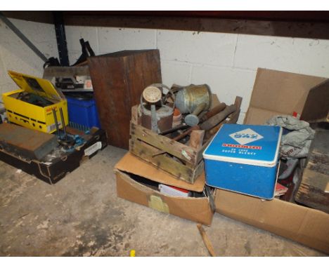 A QUANTITY OF TOOLS ETC TO INCLUDE GARDENING, POWER TOOLS, SOCKET SET ETC