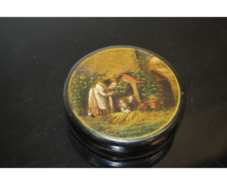 A ANTIQUE PAPIER MACHE SNUFF BOX