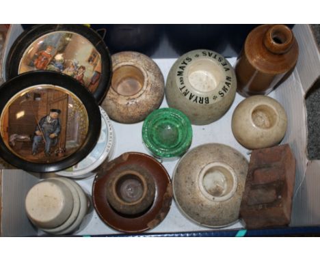 A TRAY OF VINTAGE TABLE VESTAS TO INCLUDE CARLTONWARE