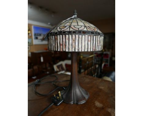 A Tiffany style table lamp 