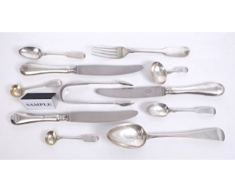 Pair William IV silver Old English pattern tablespoons (London 1833), pair Victorian fiddle pattern salt spoons and matching 