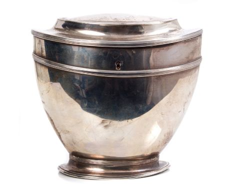 Early 19th century Dutch silver locking tea caddy of ovoid form, with bands of reeded decoration and hinged cover, on oval fo