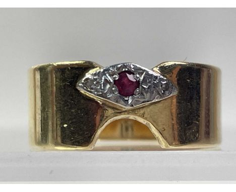 RUBY AND DIAMOND GOLD WEDDING RING, in eighteen carat gold Qty: approx. 8 grams