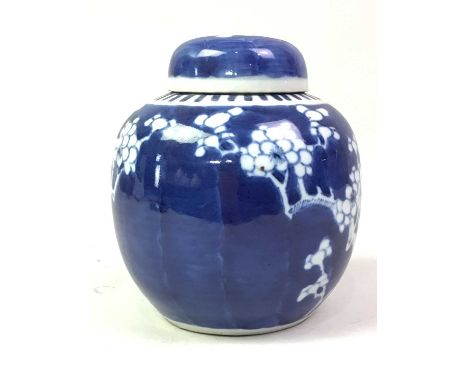 CHINESE BLUE AND WHITE GINGER JAR, LATE 19TH/EARLY 20TH CENTURY decorated with flowers, bearing blue double ring mark to base