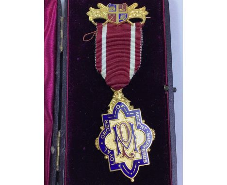 WWI SERVICE MEDAL PAIR, ALONG WITH A VICTORY MEDAL the pair inscribed 63381 PTE. J PORTERFIELD R. SCOTS, the single to DM2 19