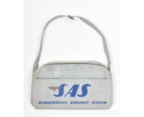 [s and up] Andy Warhol, signed SAS passenger bag Grey plastic travel bag, 41 x 25 cm, printed with blue logo and golden wings