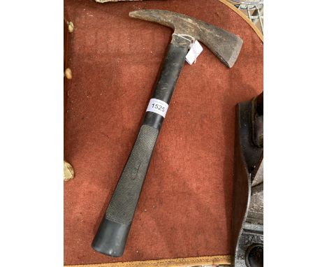 A VINTAGE FIRE AXE 