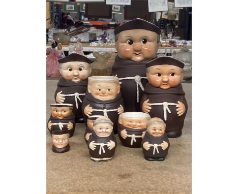 A COLLECTION OF VINTAGE HUMMEL MONK FIGURES TO INCLUDE JUGS, CRUET SET, ETC 