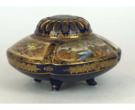 A Japanese Satsuma koro, Late Meiji Period (1868-1912)
Of scalloped quatrefoil form in the form of a flowerhead, the four sho