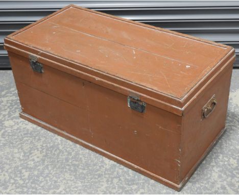 PAINTED CAMPHORWOOD TRUNK 