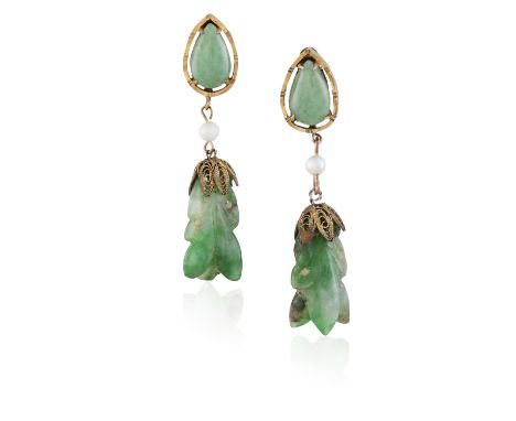 A PAIR OF JADEITE JADE PENDENT EAR CLIPS, composed of a pear-shaped jadeite jade stud suspending a single seed pearl above a 