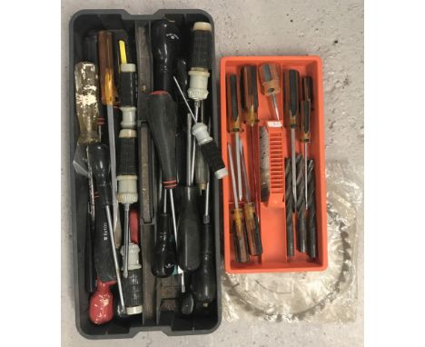 A quantity of assorted tools, mostly screwdrivers.  To include: flat head and star point. 