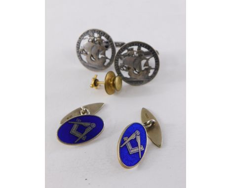 A pair of silver and enamel Masonic cuff links, 6.8g all in, a plated Masonic pin and a silver Republic of Portugal 1947 hamm