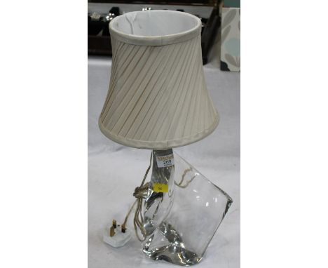 Decorative table lamp with French crystal base 