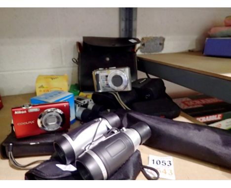 Mixed lot of vintage cameras, camera equipment and binoculars including Zenith. Not available for in-house P&amp;P 
