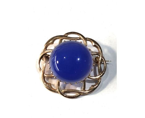 9ct gold chrysoprase celtic brooch measures approx 3.2cm dia weight 8.4g 
