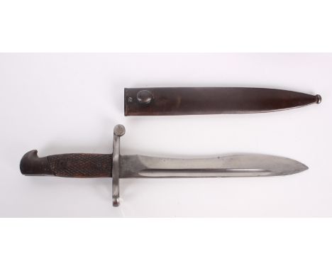 [Militaria] A Spanish Mauser M1941 Bolo Bayonet of standard production specification stamped 6142-D at the ricasso, in its or