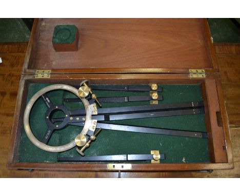 Scientific instruments - A mahogany cased Hezzanith station pointer (also know as a ship's map protractor), Heath and Co., Lo