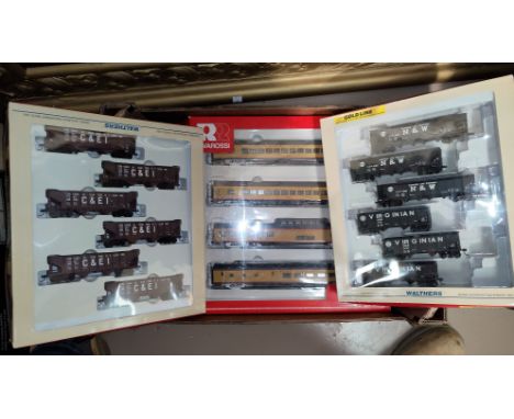 RIVAROSSI: Union Pacific Passenger Car Set A; Walthers 2 sets of 5 twin hopper wagons 
