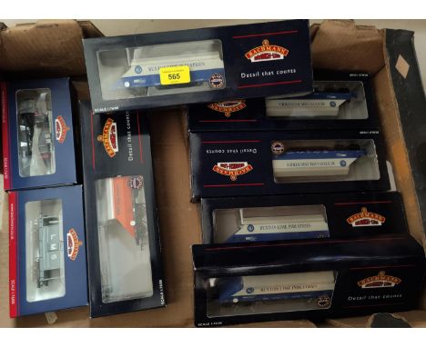 BACHMANN: 5 x 90 tonne glw bogie hopper wagons, "Buxton Line Industries", 3 other items of rolling stock (8) 