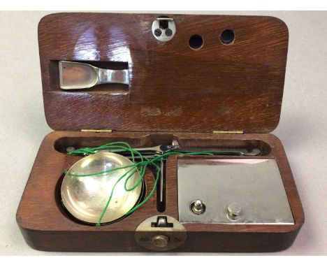 SET OF VINTAGE COIN SCALES cased