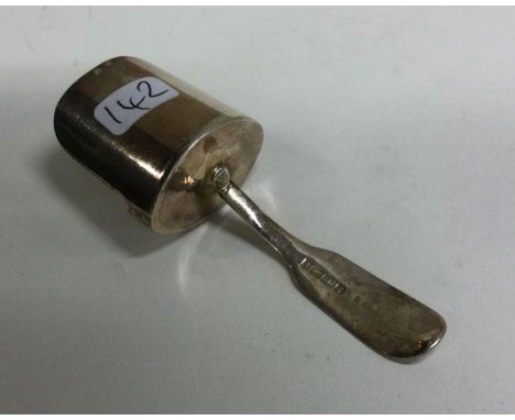 EXETER: A Georgian silver fiddle pattern caddy scoop. Approx. 11 grams. Est. £30 - £50.