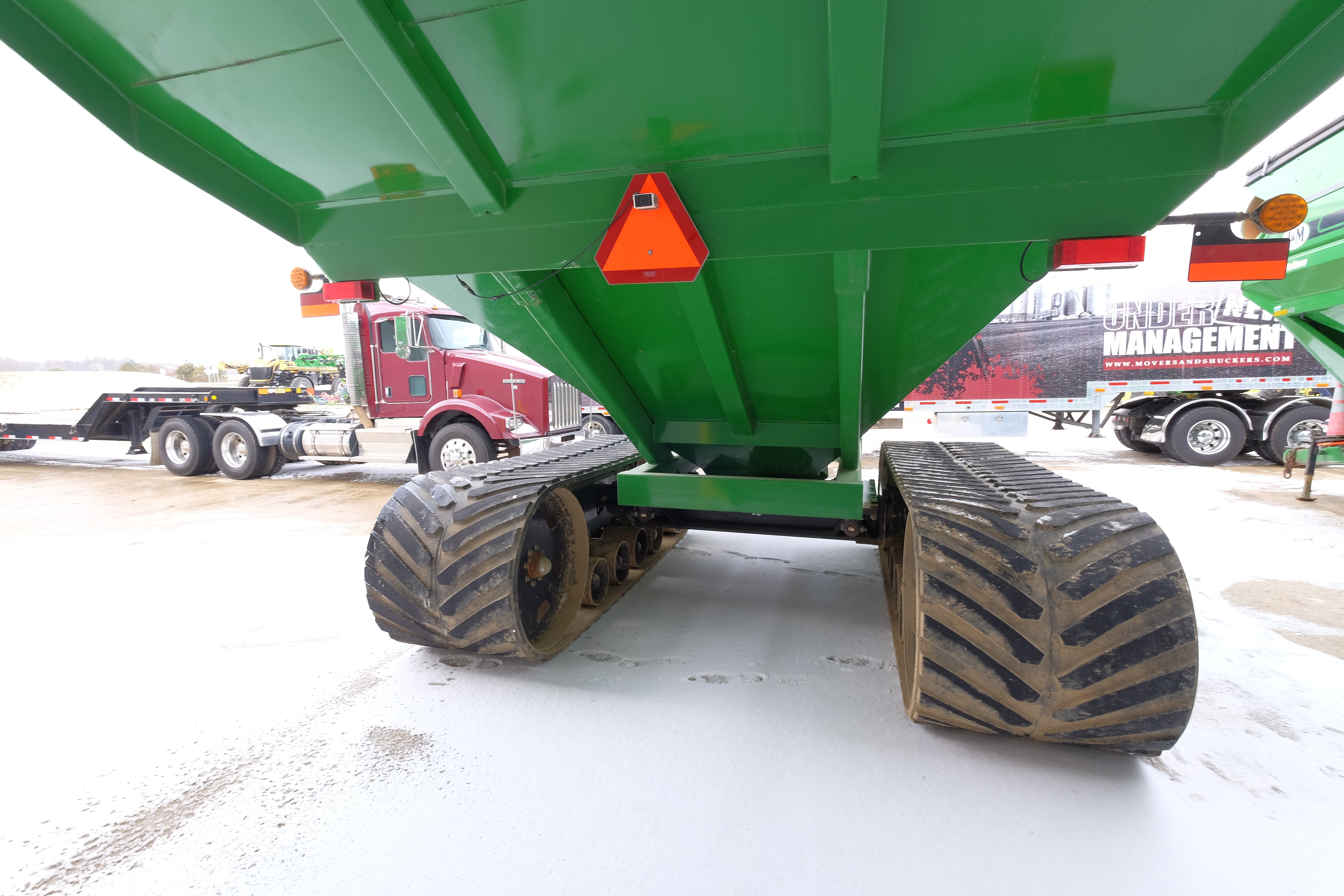 J & M Grain Cart (2013) 1307261 J & M 1501 grain storm track grain