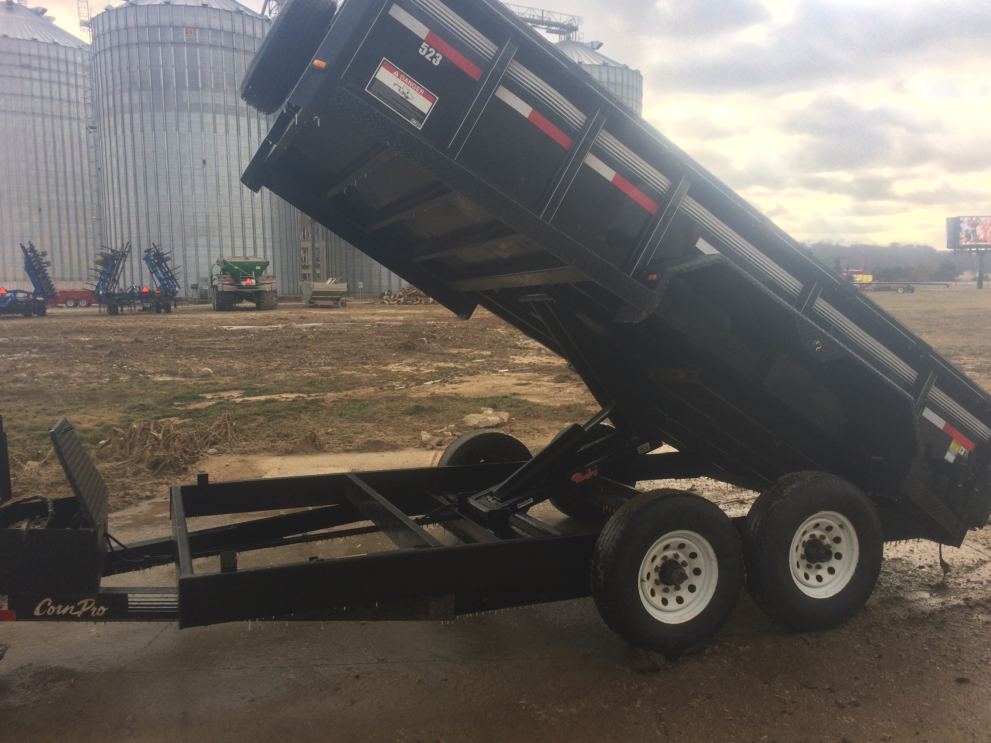 Corn Pro Dump trailer (2015) - 4MJDB1420FE064093 - gross vehicle weight ...