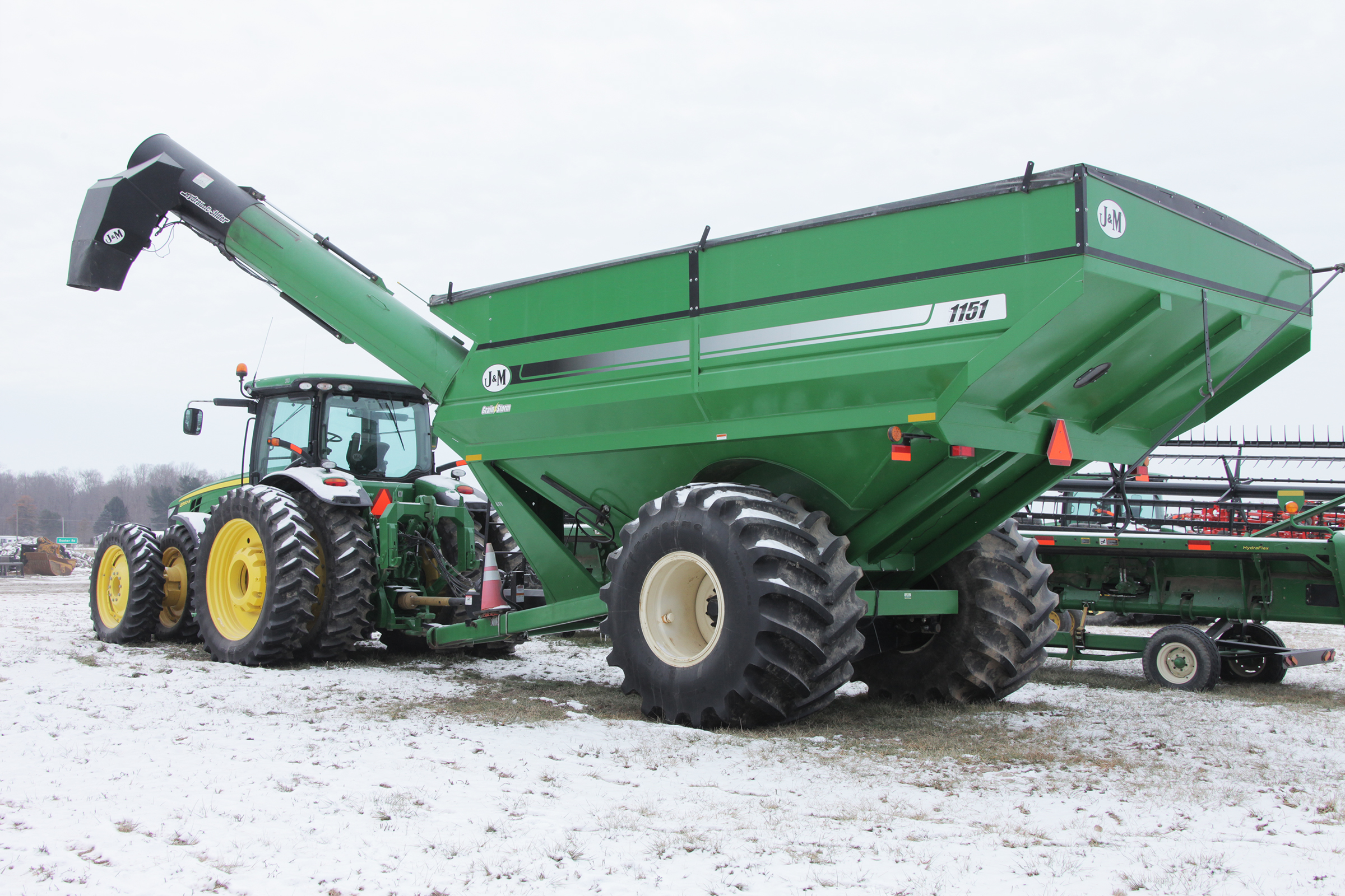 { Choice of lots 25 } J & M Grain Cart (2012) 1205524 J & M 1151