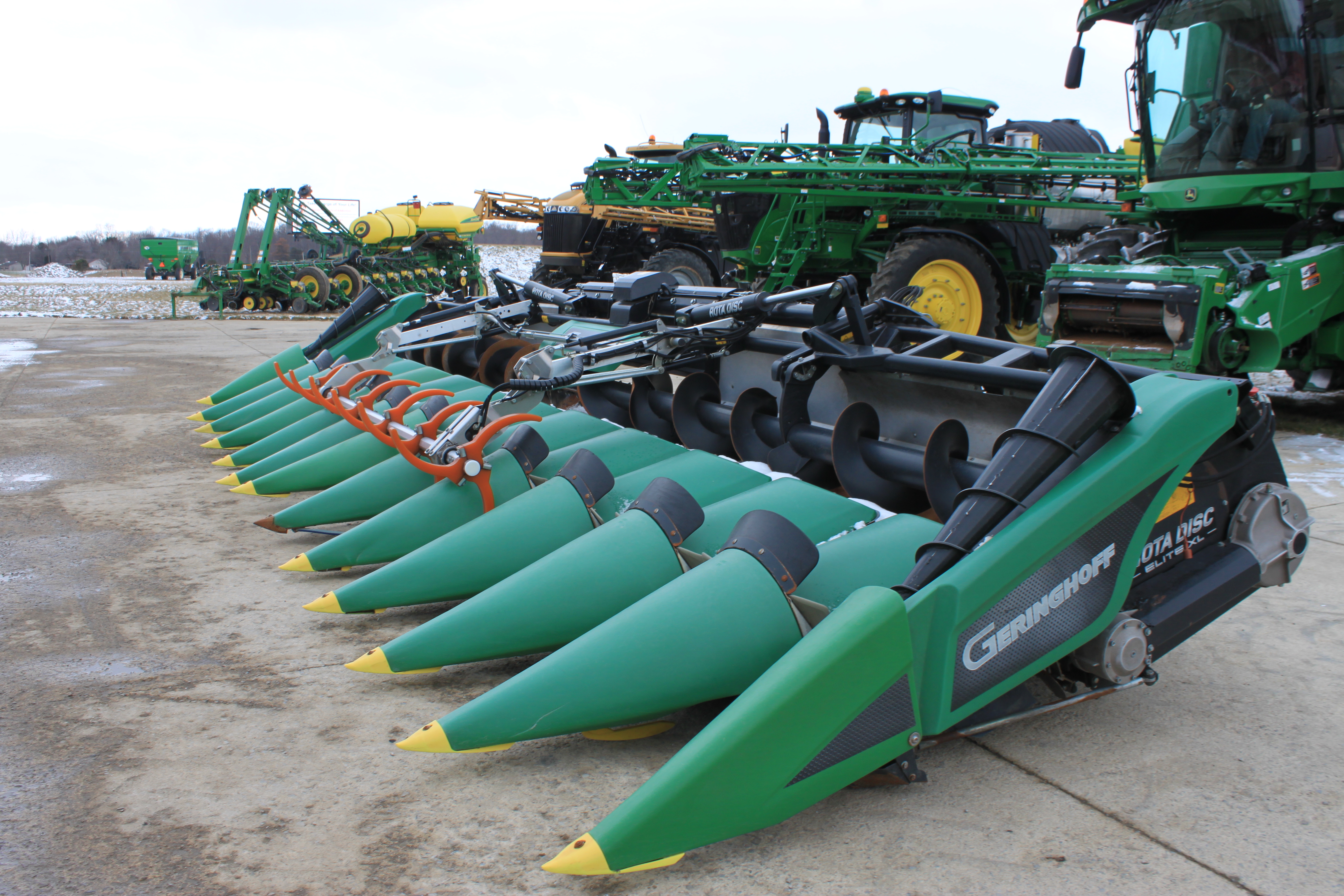 { Choice of lots 20 } Geringhoff Folding Corn Head (2014