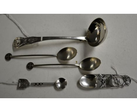 A silver salt spoon commemorating the 400th Anniversary of Edinburgh University, by M Wallis-Hunter (of Argyll) 1983, togethe