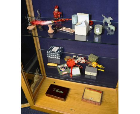 A quantity of 20th century Oriental collectables, to include jade style animal figures, export boxes, together with Eastern t