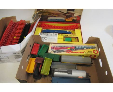Triang Big Big Blue Flier Train Set with extra track and twelve goods wagons by Lima and Rivarossi, boxes AF, F-G